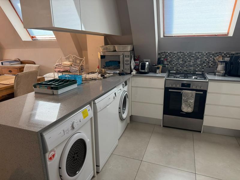 To Let 1 Bedroom Property for Rent in Sea Point Western Cape